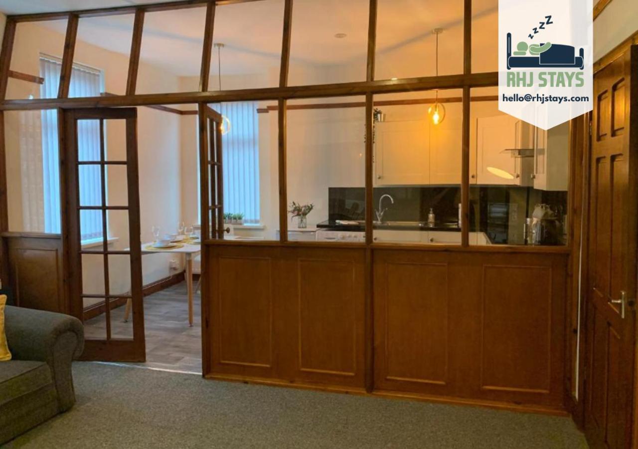 Rodsley - 2 Bedroom 1St Floor Flat Free Parking Wifi And Netflix 盖茨黑德 外观 照片