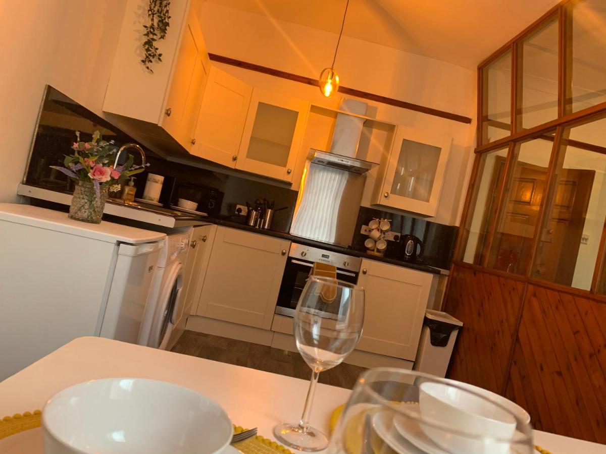 Rodsley - 2 Bedroom 1St Floor Flat Free Parking Wifi And Netflix 盖茨黑德 外观 照片